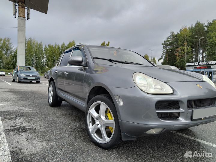 Porsche Cayenne 3.2 AT, 2004, 2 200 км