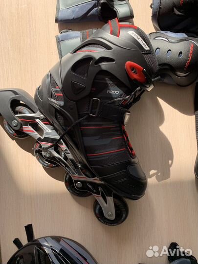 Роликовые коньки reaction r200(+вся защита, сумка)