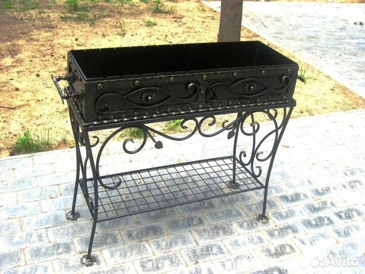 Мангал с крышей