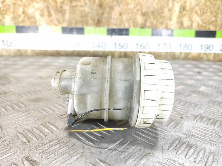 Бачок главного тормозного цилиндра Mitsubishi L200