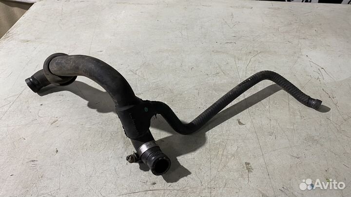 Патрубок системы охлаждения Mercedes Benz W140