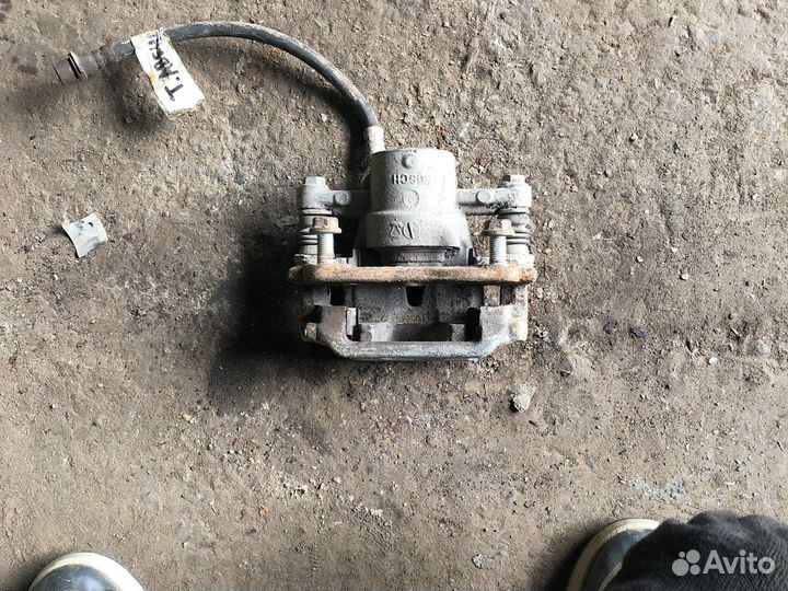 Toyota avensis 2 Суппорт