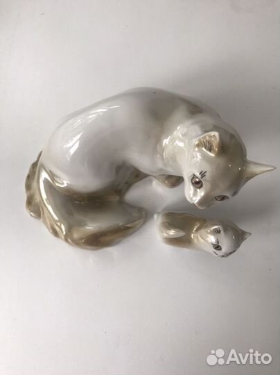 Статуэтки фарфоровые кошка и котенок офз