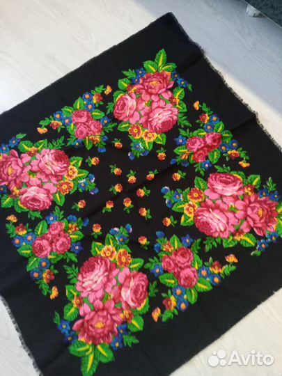 Шали большие и платки 20века