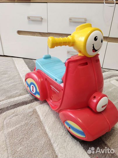 Развивающий автомобиль / каталка