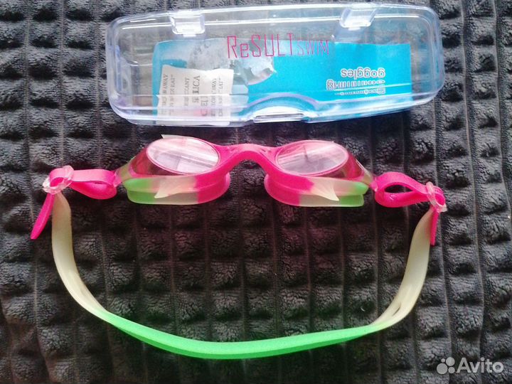 Очки для плавания