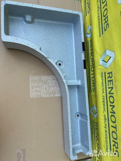 Оригинальный поддон багажника правыйRenault Duster