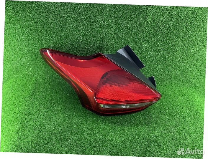 Фонарь левый Ford Focus 15-19