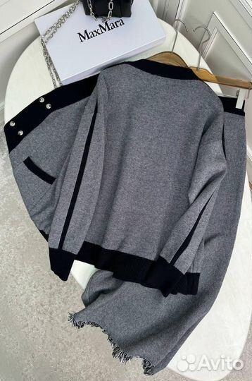 Костюм женский трикотажный Max Mara (крутой)