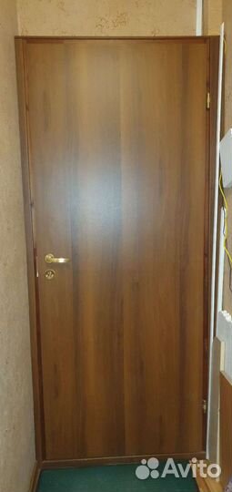 Дверь входная деревянная бу