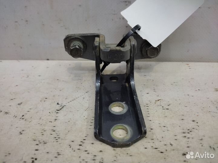 Петля двери передняя левая Mitsubishi Lancer 9 CS