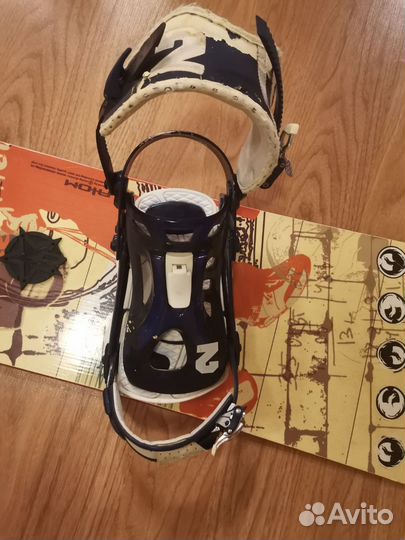 Сноуборд atom с креплениями