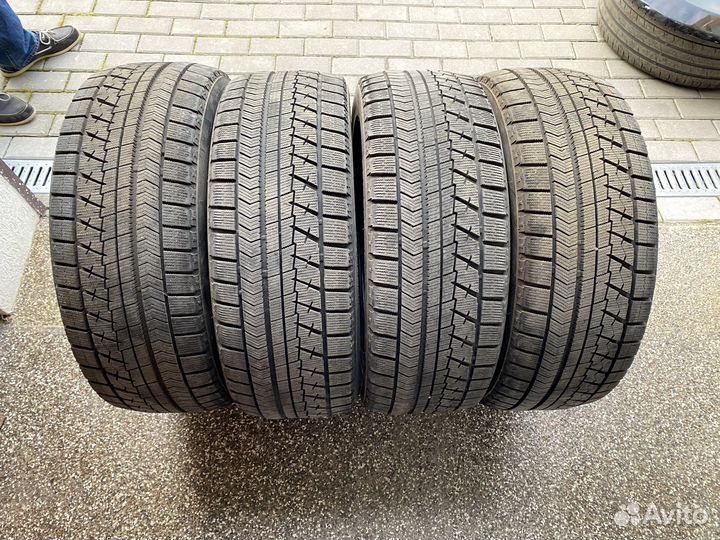 Bridgestone Blizzak VRX 245/45 R19 98S