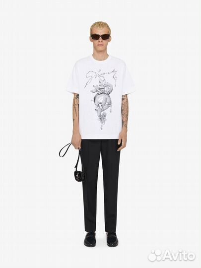 Футболка givenchy