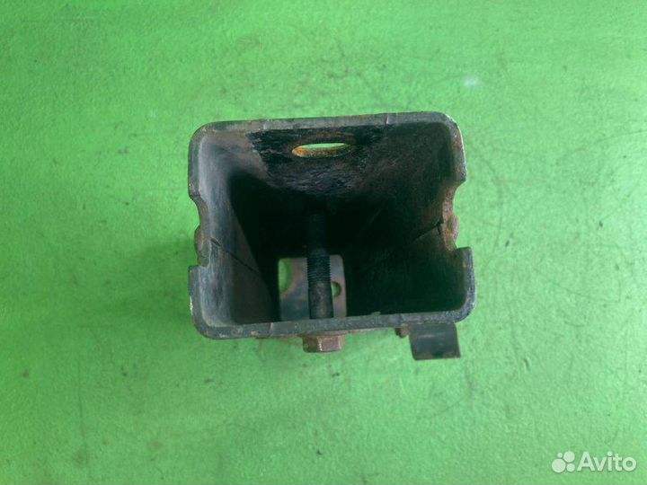 Кронштейн усилителя бампера mercedes-benz actros M