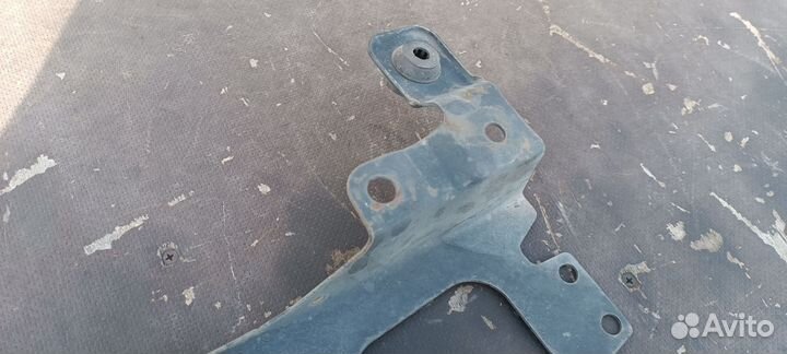 Площадка аккумулятора Форд Фокус 3