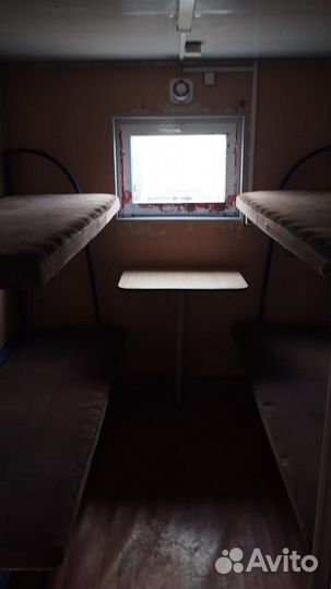 Жилой вагончик на санях