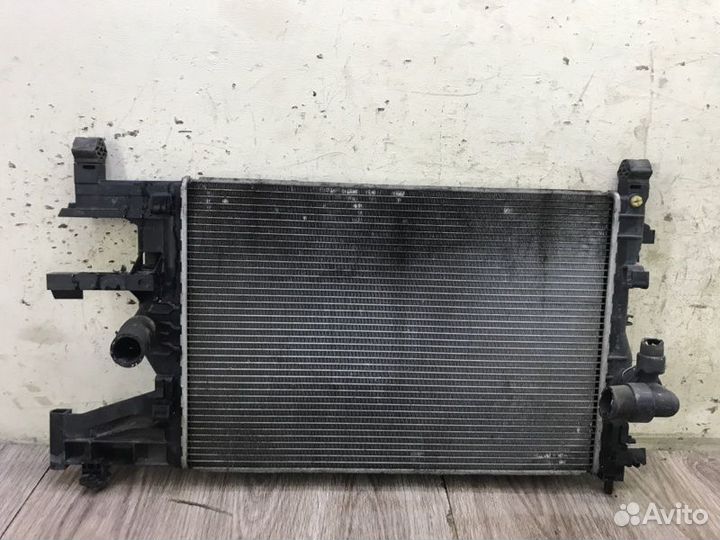 Радиатор двс Opel Astra J A17DTJ 2012