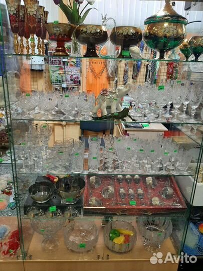 Подарки,сувениры,посуда,хрусталь,часы,картины