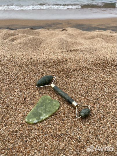 Набор :роллер для лица и скребок гуаша