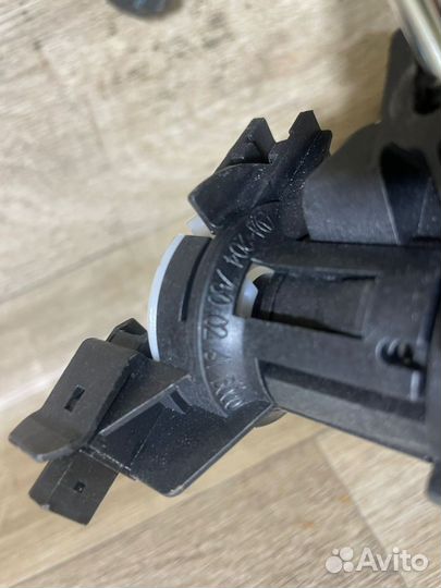 Личинка багажника Мерседес W204