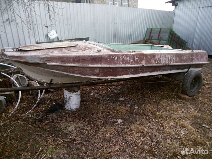 Лодка моторная