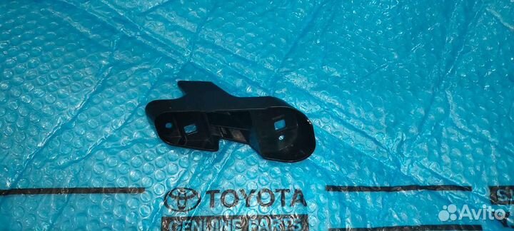 Крепление под фарой Prado 150 левое Оригинал 17-23