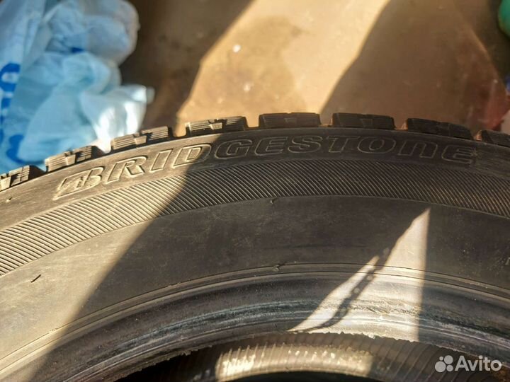 Bridgestone Blizzak VRX 215/55 R17 94Q