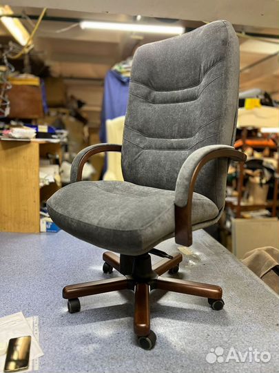 Компьютерное кресло для руководителя