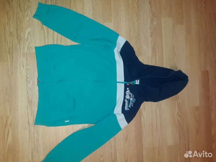 Продам спортивный костюм на девочку рост 140