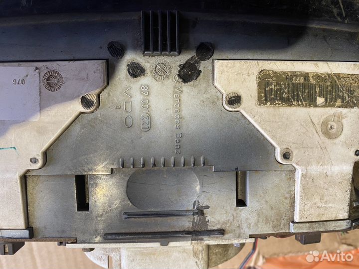 Щиток приборов на Mercedes w124