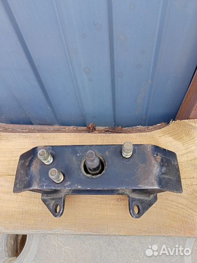 Подушка АКПП Subaru Forester sg