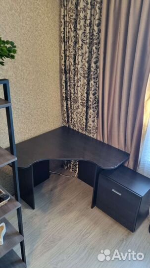 Письменный стол, компьютерный стол венге с тумбой