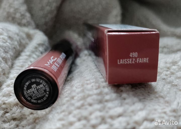 Помада Mac love me, Laissez Fair (нюд), новая