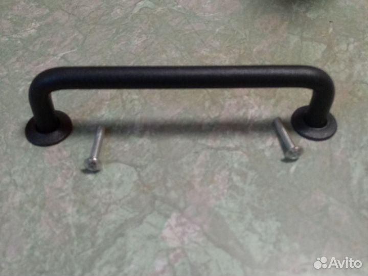 Мебельная ручка