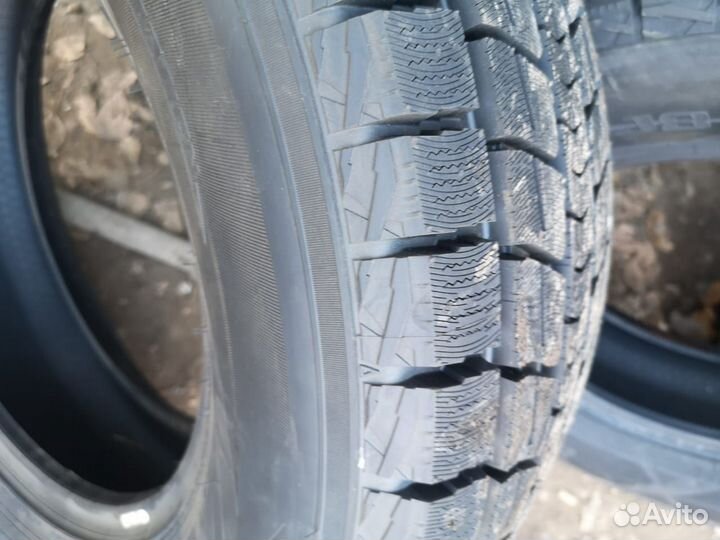 Dunlop Winter Maxx SJ8 215/65 R17 103R
