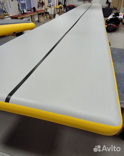 Надувной гимнастический мат