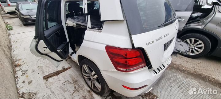 Крыло заднее левое правое Mercedec-Benz GLK X204