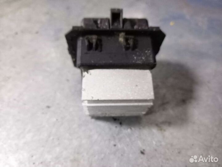 Сопротивление моторчика печки Renault Megane3 Scen
