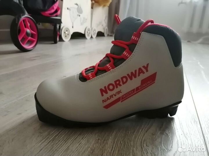 Лыжные ботинки