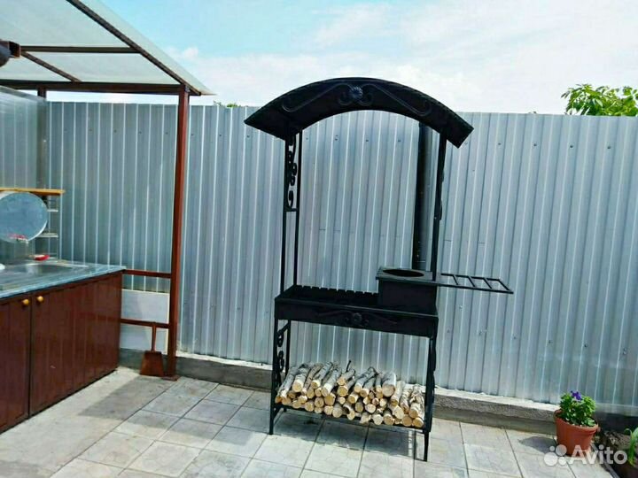Мангал с крышей и с навесом