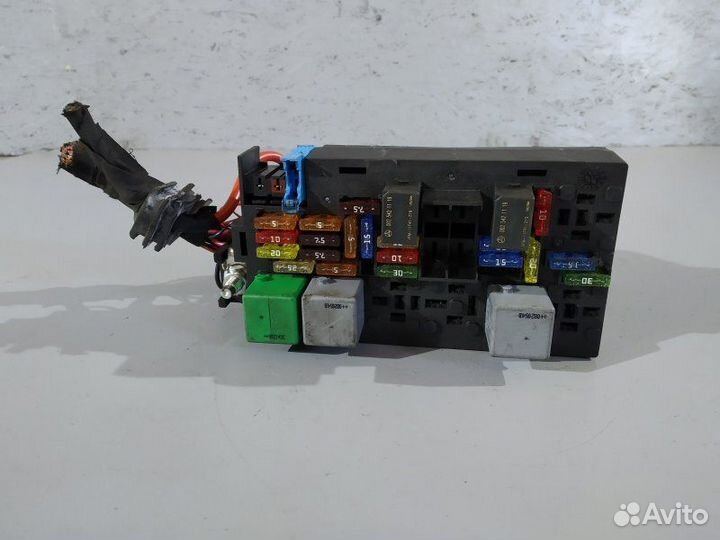 Блок предохранителей передний Mercedes Ml-Class