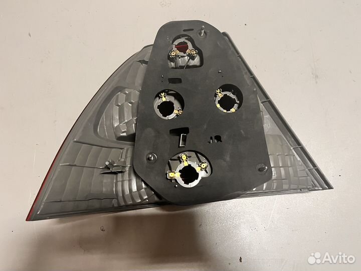 Задний фонарь Toyota Corolla 120