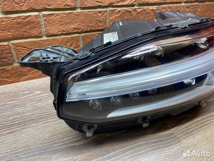 Фара левая Volvo XC90