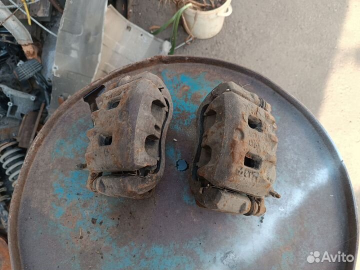 Передние тормозные суппорта Subaru legacy outback