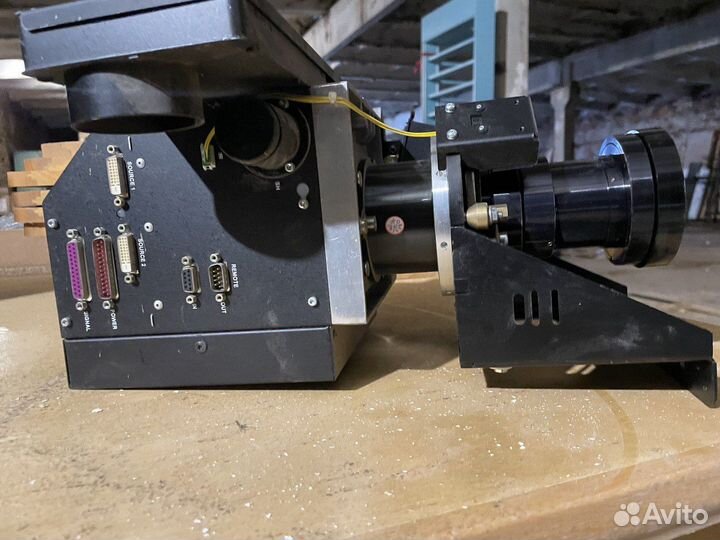 Проектор Barco с объективом R7642005