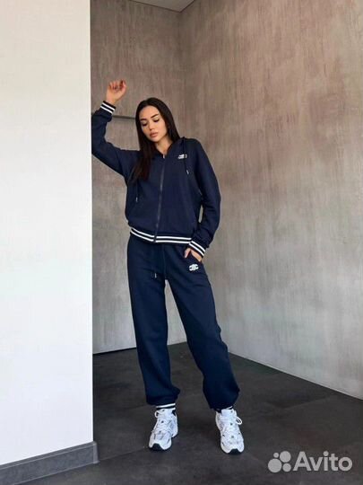 Спортивный костюм женский