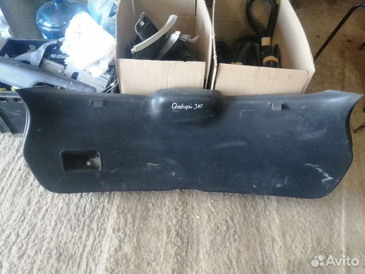 Обшивка крышки багажника Nissan Qashqai J10