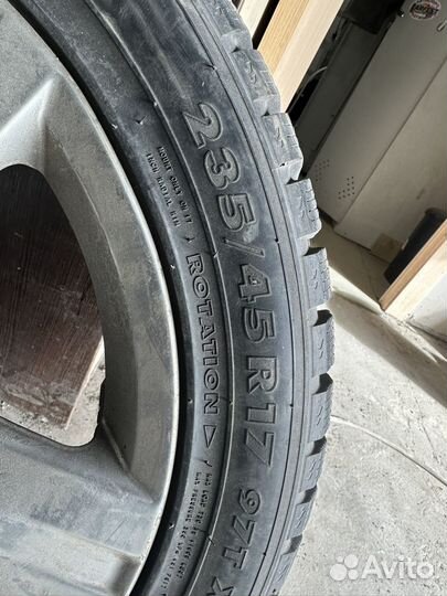 Nokian Tyres Hakkapeliitta 7 235/45 R17