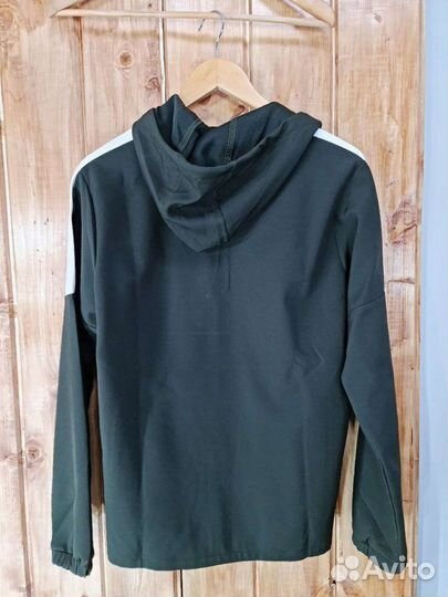 Мужской спортивный костюм новый